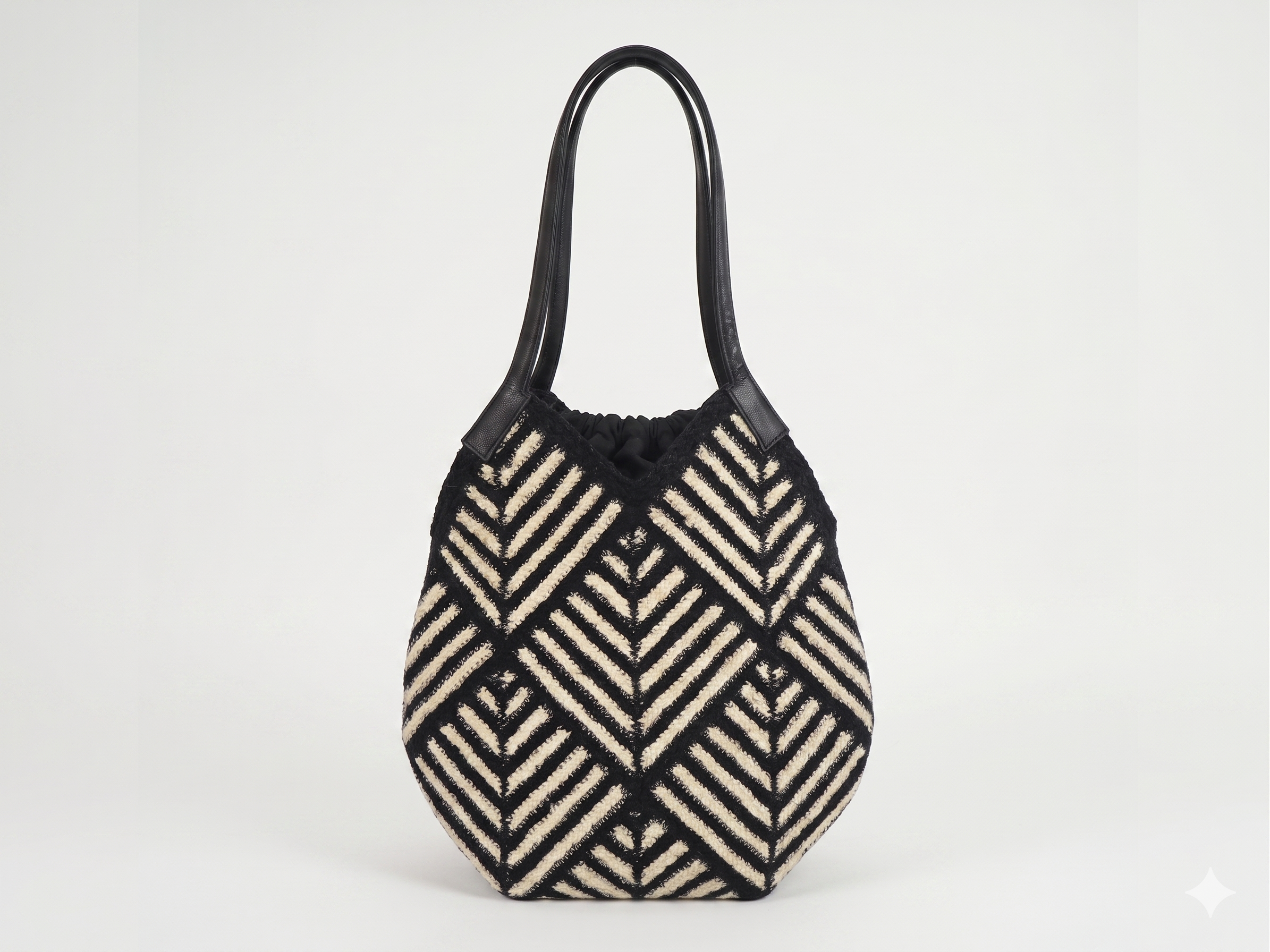 ZOYA - Resort-Tasche in Schwarz-Weiß